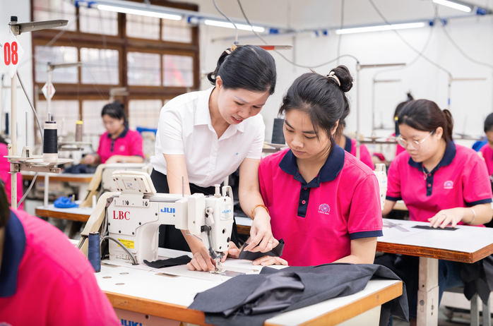 Tạo việc làm bền vững cho lao động phi chính thức- Ảnh 1. Tạo việc làm bền vững cho lao động phi chính thức- Ảnh 1.