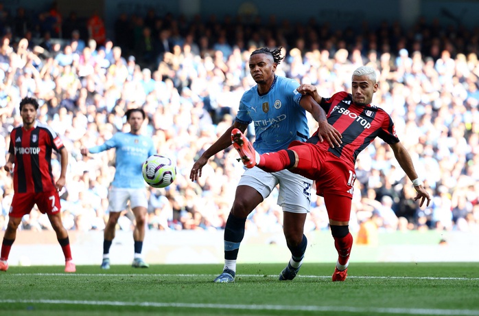 Arsenal, Man City ngược dòng thắng đậm trên sân nhà- Ảnh 5. Arsenal, Man City ngược dòng thắng đậm trên sân nhà- Ảnh 5.