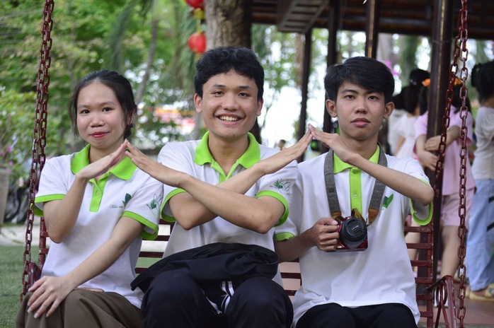 Cho đi là còn mãi- Ảnh 2. Cho đi là còn mãi- Ảnh 2.