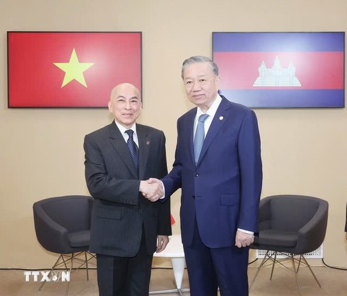 Tổng Bí thư, Chủ tịch nước Tô Lâm gặp Quốc vương Campuchia Norodom Sihamoni- Ảnh 1. Tổng Bí thư, Chủ tịch nước Tô Lâm gặp Quốc vương Campuchia Norodom Sihamoni- Ảnh 1.