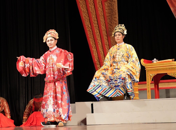 Nghệ sĩ Đình Toàn - Quang Thảo: Cặp đôi "sóng thần"- Ảnh 2. Nghệ sĩ Đình Toàn - Quang Thảo: Cặp đôi "sóng thần"- Ảnh 2.