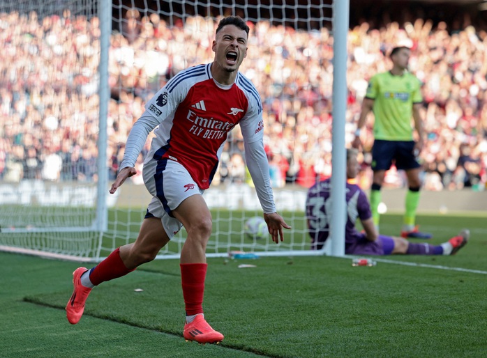 Arsenal, Man City ngược dòng thắng đậm trên sân nhà- Ảnh 3. Arsenal, Man City ngược dòng thắng đậm trên sân nhà- Ảnh 3.