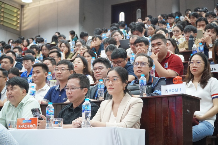 1.000 học sinh, sinh viên tham gia tập huấn làm nhà lãnh đạo tương lai- Ảnh 1. 1.000 học sinh, sinh viên tham gia tập huấn làm nhà lãnh đạo tương lai- Ảnh 1.