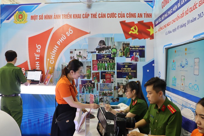 Cà Mau: Chuyển đổi số lan tỏa đến mọi lĩnh vực của đời sống- Ảnh 4. Cà Mau: Chuyển đổi số lan tỏa đến mọi lĩnh vực của đời sống- Ảnh 4.