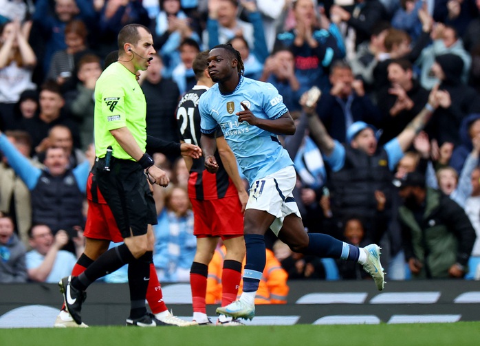 Arsenal, Man City ngược dòng thắng đậm trên sân nhà- Ảnh 9. Arsenal, Man City ngược dòng thắng đậm trên sân nhà- Ảnh 9.