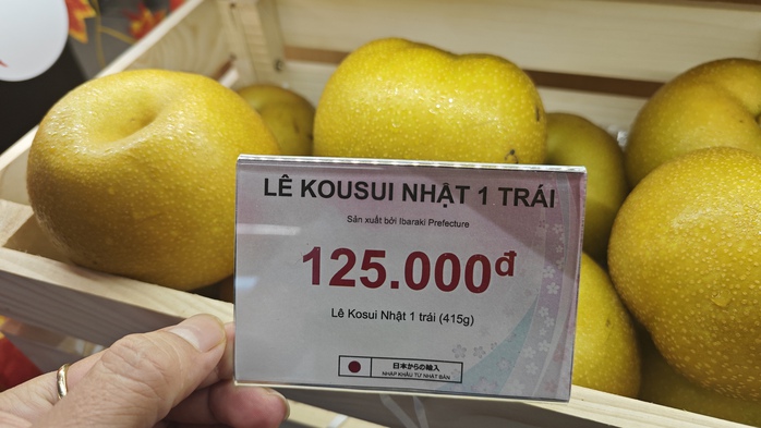 Cuối tuần dạo phố, nếm thử trái cây đặc sản Nhật Bản ngay trung tâm TP HCM- Ảnh 2. Cuối tuần dạo phố, nếm thử trái cây đặc sản Nhật Bản ngay trung tâm TP HCM- Ảnh 2.