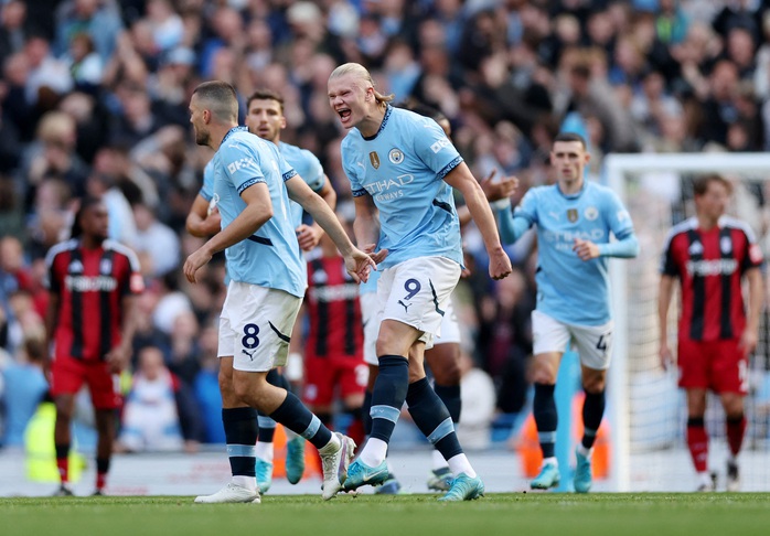 Arsenal, Man City ngược dòng thắng đậm trên sân nhà- Ảnh 7. Arsenal, Man City ngược dòng thắng đậm trên sân nhà- Ảnh 7.