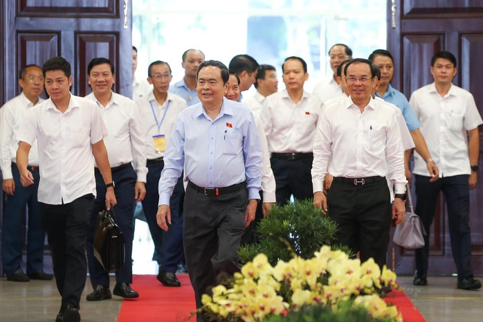 Bí thư Thành ủy TP HCM Nguyễn Văn Nên đón tiếp Chủ tịch Quốc hội Trần Thanh Mẫn tại buổi làm việc của Đoàn công tác Đảng Đoàn Quốc hội với Thành ủy TP HCM. Ảnh: HOÀNG TRIỀU Bí thư Thành ủy TP HCM Nguyễn Văn Nên đón tiếp Chủ tịch Quốc hội Trần Thanh Mẫn tại buổi làm việc của Đoàn công tác Đảng Đoàn Quốc hội với Thành ủy TP HCM. Ảnh: HOÀNG TRIỀU