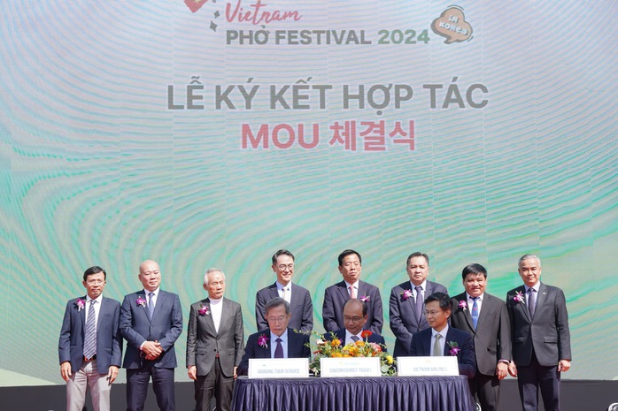Vietnam Phở Festival 2024 do Saigontourist Group phối hợp Báo Tuổi Trẻ tổ chức tạo tiếng vang- Ảnh 3. Vietnam Phở Festival 2024 do Saigontourist Group phối hợp Báo Tuổi Trẻ tổ chức tạo tiếng vang- Ảnh 3.