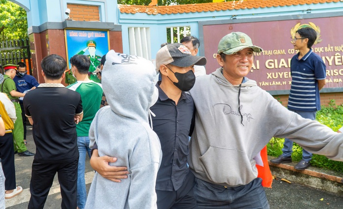Cựu Chủ tịch tỉnh Bình Thuận, cựu Giám đốc Sở Văn hóa - Thể thao và Du lịch TP HCM được đặc xá- Ảnh 2. Cựu Chủ tịch tỉnh Bình Thuận, cựu Giám đốc Sở Văn hóa - Thể thao và Du lịch TP HCM được đặc xá- Ảnh 2.