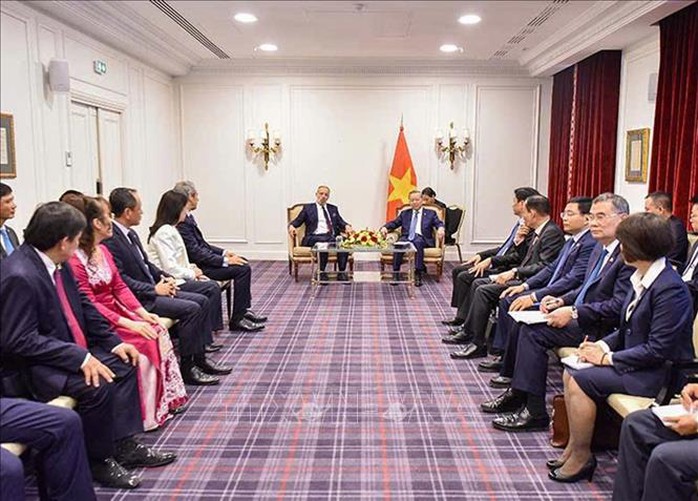 Tổng Bí thư, Chủ tịch nước Tô Lâm đề nghị Airbus sớm đầu tư sản xuất linh kiện tại Việt Nam- Ảnh 2. Tổng Bí thư, Chủ tịch nước Tô Lâm đề nghị Airbus sớm đầu tư sản xuất linh kiện tại Việt Nam- Ảnh 2.