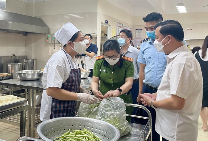 Cảnh báo thủ đoạn giả danh thanh tra, kiểm tra an toàn thực phẩm- Ảnh 2. Cảnh báo thủ đoạn giả danh thanh tra, kiểm tra an toàn thực phẩm- Ảnh 2.