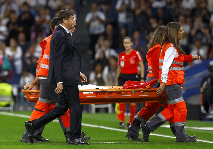 Real Madrid "bắn hạ" Villarreal hai bàn, mất hai trụ cột- Ảnh 8. Real Madrid "bắn hạ" Villarreal hai bàn, mất hai trụ cột- Ảnh 8.