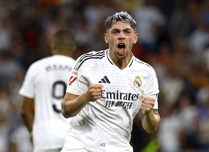 Real Madrid "bắn hạ" Villarreal hai bàn, mất hai trụ cột- Ảnh 3. Real Madrid "bắn hạ" Villarreal hai bàn, mất hai trụ cột- Ảnh 3.