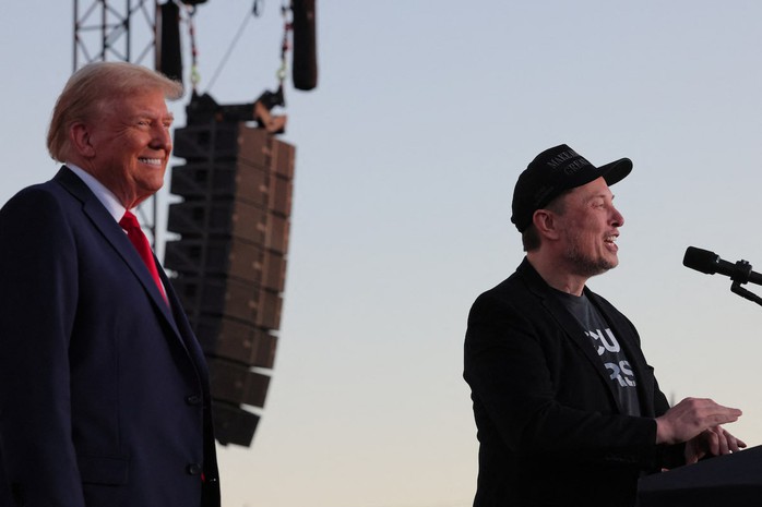 Ông Trump trở lại nơi bị ám sát hụt, có tỉ phú Elon Musk trợ lực- Ảnh 1. Ông Trump trở lại nơi bị ám sát hụt, có tỉ phú Elon Musk trợ lực- Ảnh 1.
