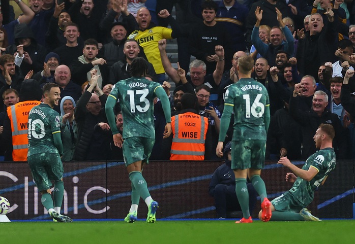 Thua ngược ngỡ ngàng, Tottenham ôm hận tại Brighton- Ảnh 3. Thua ngược ngỡ ngàng, Tottenham ôm hận tại Brighton- Ảnh 3.