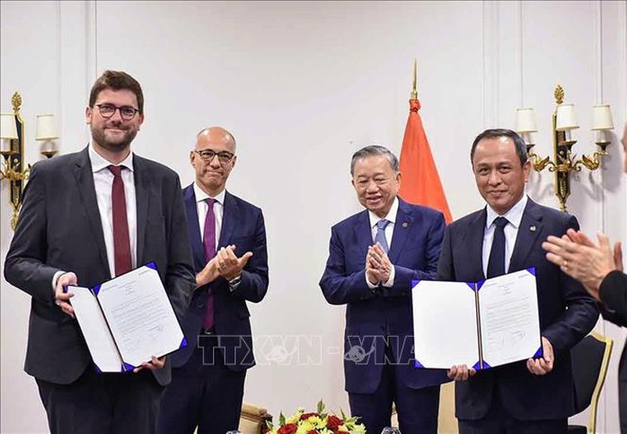Tổng Bí thư, Chủ tịch nước Tô Lâm đề nghị Airbus sớm đầu tư sản xuất linh kiện tại Việt Nam- Ảnh 4. Tổng Bí thư, Chủ tịch nước Tô Lâm đề nghị Airbus sớm đầu tư sản xuất linh kiện tại Việt Nam- Ảnh 4.