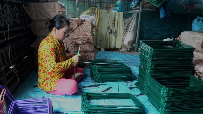 VIDEO: Người dân Cần Thơ tất bật chuẩn bị để sống chung với đỉnh lũ- Ảnh 10. VIDEO: Người dân Cần Thơ tất bật chuẩn bị để sống chung với đỉnh lũ- Ảnh 10.