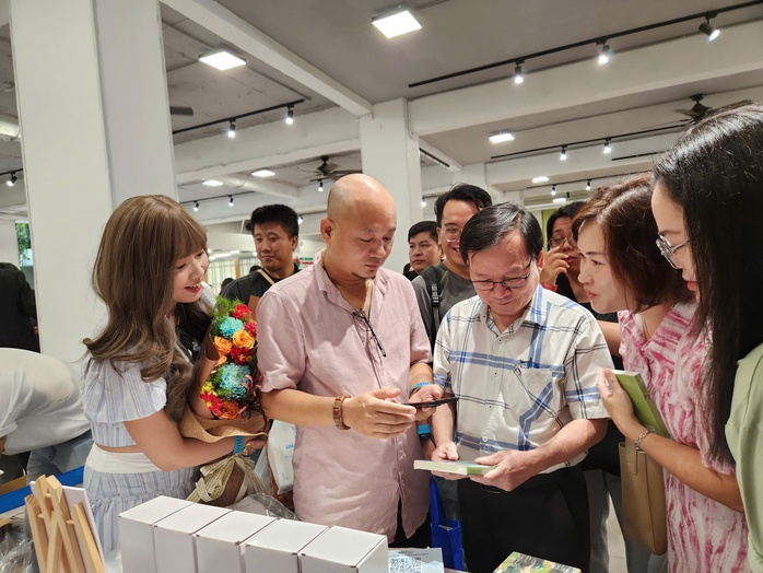 Phan Mạnh Quỳnh đóng vai nhà văn Nguyễn Nhật Ánh- Ảnh 15. Phan Mạnh Quỳnh đóng vai nhà văn Nguyễn Nhật Ánh- Ảnh 15.