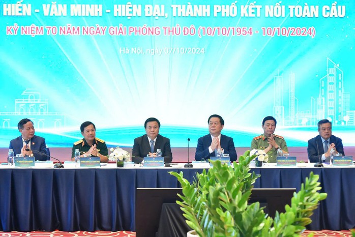 Hà Nội cần xây dựng môi trường an toàn, đáng sống "lấy người dân làm trung tâm"- Ảnh 1. Hà Nội cần xây dựng môi trường an toàn, đáng sống "lấy người dân làm trung tâm"- Ảnh 1.
