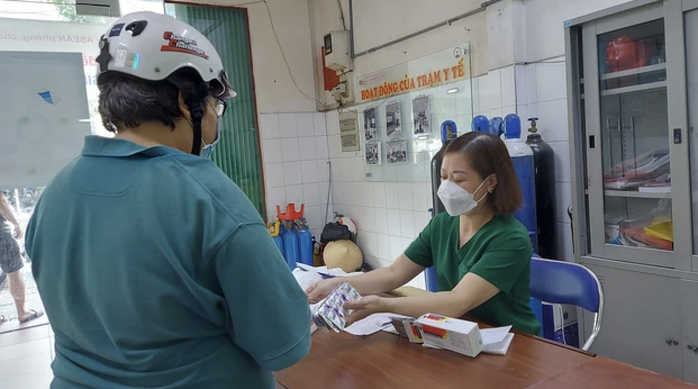 Lần đầu tiên các trạm y tế tại TP HCM có 300 loại thuốc khám, chữa bệnh- Ảnh 1. Lần đầu tiên các trạm y tế tại TP HCM có 300 loại thuốc khám, chữa bệnh- Ảnh 1.