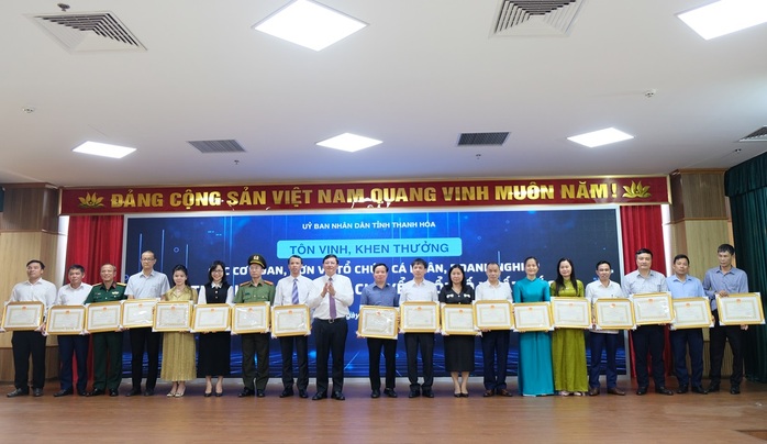 Thanh Hóa hướng tới chuyển đổi số, chuyển đổi xanh bền vững- Ảnh 7. Thanh Hóa hướng tới chuyển đổi số, chuyển đổi xanh bền vững- Ảnh 7.