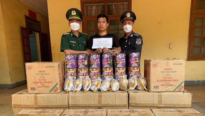 Ai đứng sau đường dây vận chuyển nửa tấn pháo hoa nổ qua biên giới?- Ảnh 1. Ai đứng sau đường dây vận chuyển nửa tấn pháo hoa nổ qua biên giới?- Ảnh 1.