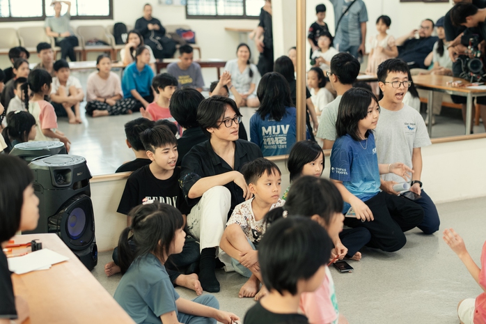 Hà Anh Tuấn làm Đại sứ Tổ chức Trẻ em Rồng Xanh- Ảnh 4. Hà Anh Tuấn làm Đại sứ Tổ chức Trẻ em Rồng Xanh- Ảnh 4.