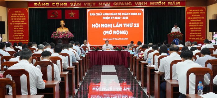Ông Dương Anh Đức: Ngành giáo dục quận 1 chấn chỉnh ngay những tồn tại- Ảnh 1. Ông Dương Anh Đức: Ngành giáo dục quận 1 chấn chỉnh ngay những tồn tại- Ảnh 1.