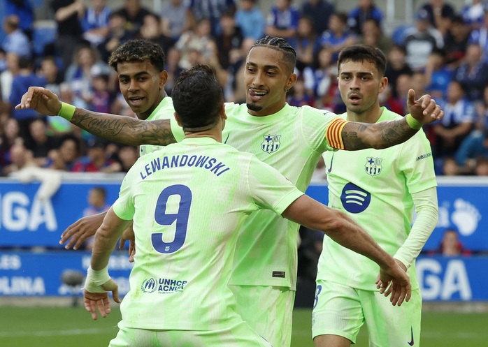 Alaves lập kỷ lục buồn, Barcelona vững ngôi đầu La Liga- Ảnh 1. Alaves lập kỷ lục buồn, Barcelona vững ngôi đầu La Liga- Ảnh 1.