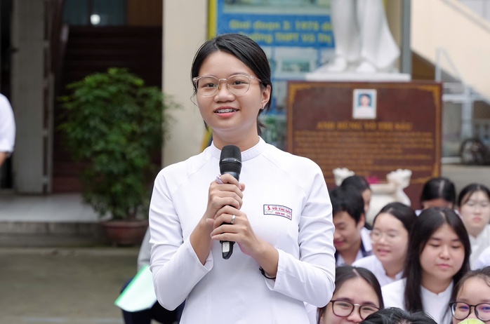 Đưa chương trình “Cùng bạn chọn nghề cho tương lai” đến 600 trường THPT cả nước- Ảnh 4. Đưa chương trình “Cùng bạn chọn nghề cho tương lai” đến 600 trường THPT cả nước- Ảnh 4.