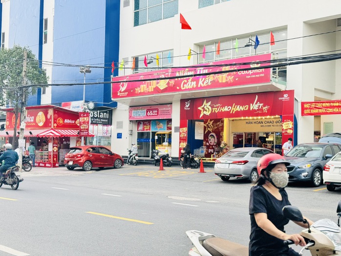 CUỘC THI "TỰ HÀO HÀNG VIỆT": CHƯƠNG TRÌNH KHUYẾN MÃI LINH HOẠT, SÁNG TẠO- Ảnh 1. CUỘC THI "TỰ HÀO HÀNG VIỆT": CHƯƠNG TRÌNH KHUYẾN MÃI LINH HOẠT, SÁNG TẠO- Ảnh 1.