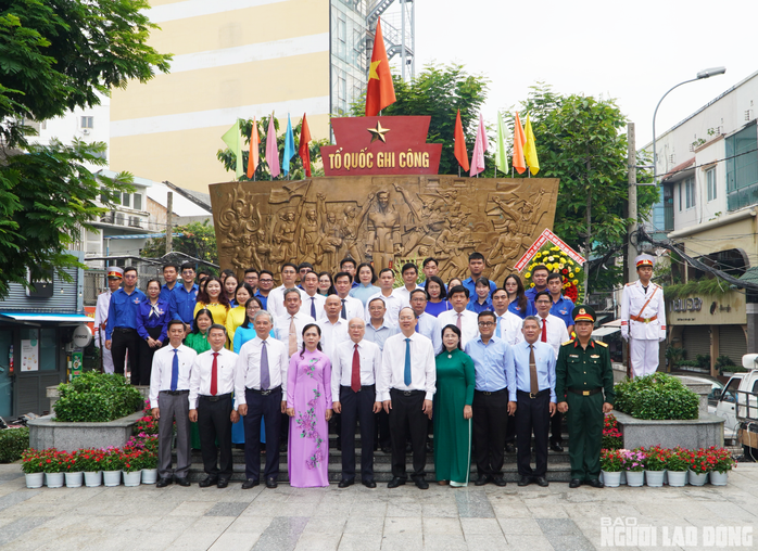 TP HCM tưởng niệm Anh hùng Lực lượng vũ trang nhân dân, Liệt sĩ Nguyễn Văn Trỗi- Ảnh 1. TP HCM tưởng niệm Anh hùng Lực lượng vũ trang nhân dân, Liệt sĩ Nguyễn Văn Trỗi- Ảnh 1.
