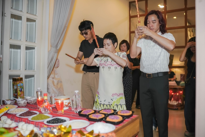 Việt Hương - Hồng Đào lần đầu cùng lên màn ảnh rộng- Ảnh 2. Việt Hương - Hồng Đào lần đầu cùng lên màn ảnh rộng- Ảnh 2.