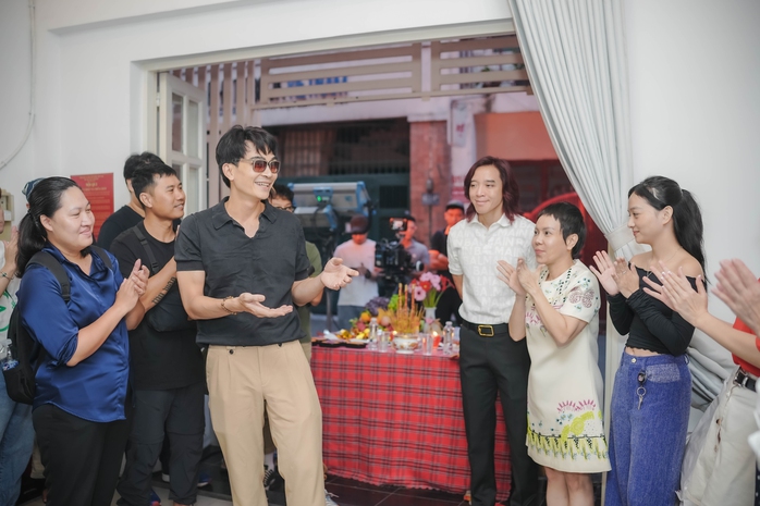 Việt Hương - Hồng Đào lần đầu cùng lên màn ảnh rộng- Ảnh 3. Việt Hương - Hồng Đào lần đầu cùng lên màn ảnh rộng- Ảnh 3.