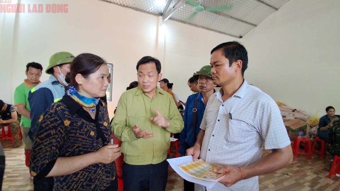 Thủ tướng tặng bằng khen cho trưởng thôn Làng Nủ và thôn Kho Vàng- Ảnh 1. Thủ tướng tặng bằng khen cho trưởng thôn Làng Nủ và thôn Kho Vàng- Ảnh 1.