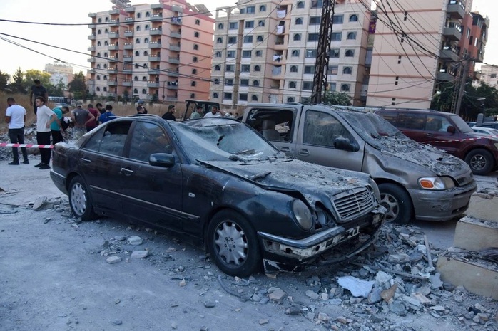 Cảnh tan hoang tại Lebanon sau một cuộc tấn công của Israel. Ảnh: Reuters Cảnh tan hoang tại Lebanon sau một cuộc tấn công của Israel. Ảnh: Reuters