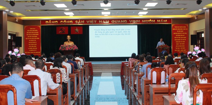 Quận 1 - TP HCM: Cán bộ, công chức học kỹ năng xử lý khủng hoảng truyền thông- Ảnh 1. Quận 1 - TP HCM: Cán bộ, công chức học kỹ năng xử lý khủng hoảng truyền thông- Ảnh 1.