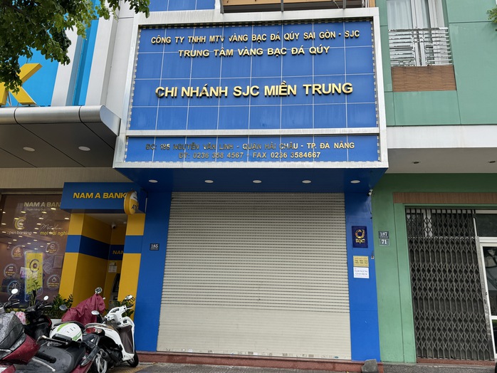 SJC đóng cửa 2 cửa hàng tại Đà Nẵng không rõ lý do- Ảnh 2. SJC đóng cửa 2 cửa hàng tại Đà Nẵng không rõ lý do- Ảnh 2.