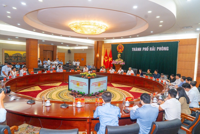 Phó Thủ tướng Thường trực Nguyễn Hòa Bình làm việc với lãnh đạo Hải Phòng- Ảnh 3. Phó Thủ tướng Thường trực Nguyễn Hòa Bình làm việc với lãnh đạo Hải Phòng- Ảnh 3.