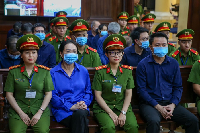 Các bị cáo tại tòaẢnh: HOÀNG TRIỀU Các bị cáo tại tòaẢnh: HOÀNG TRIỀU