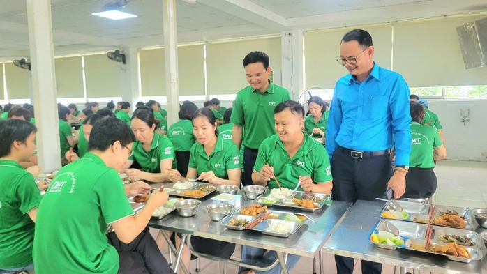 Đề xuất tăng biên chế cán bộ Công đoàn- Ảnh 2. Đề xuất tăng biên chế cán bộ Công đoàn- Ảnh 2.