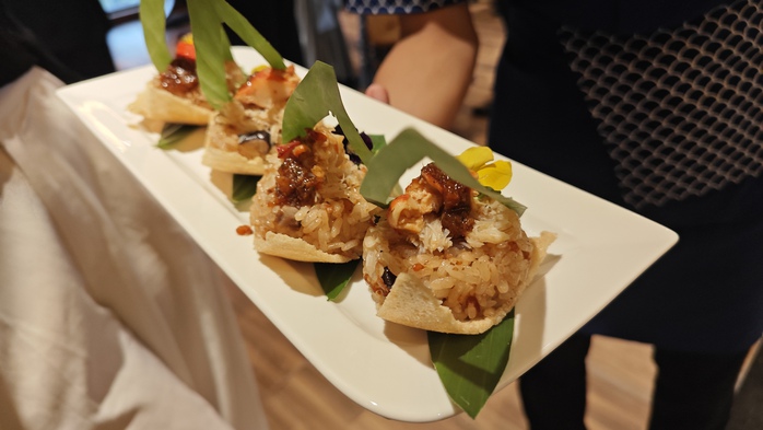 Cua nâu khổng lồ vào món xôi, chả giò Việt- Ảnh 3. Cua nâu khổng lồ vào món xôi, chả giò Việt- Ảnh 3.
