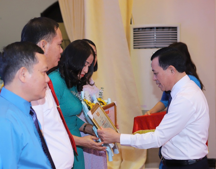 Thanh Hóa: Biểu dương 95 cán bộ Công đoàn tiêu biểu- Ảnh 13. Thanh Hóa: Biểu dương 95 cán bộ Công đoàn tiêu biểu- Ảnh 13.