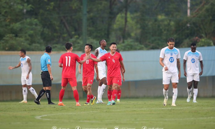 Sao trẻ lập công giúp tuyển Việt Nam thắng ĐKVĐ V-League- Ảnh 3. Sao trẻ lập công giúp tuyển Việt Nam thắng ĐKVĐ V-League- Ảnh 3.