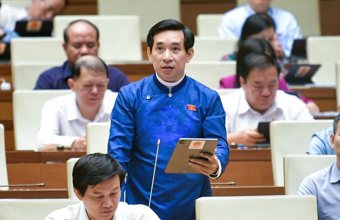 Đại biểu Nguyễn Văn Cảnh (đoàn Bình Định) phát biểu tại phiên thảo luậnẢnh: Hồ Long Đại biểu Nguyễn Văn Cảnh (đoàn Bình Định) phát biểu tại phiên thảo luậnẢnh: Hồ Long