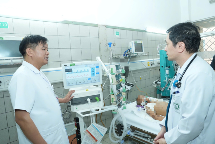 Bé gái Làng Nủ xuất viện- Ảnh 2. Bé gái Làng Nủ xuất viện- Ảnh 2.