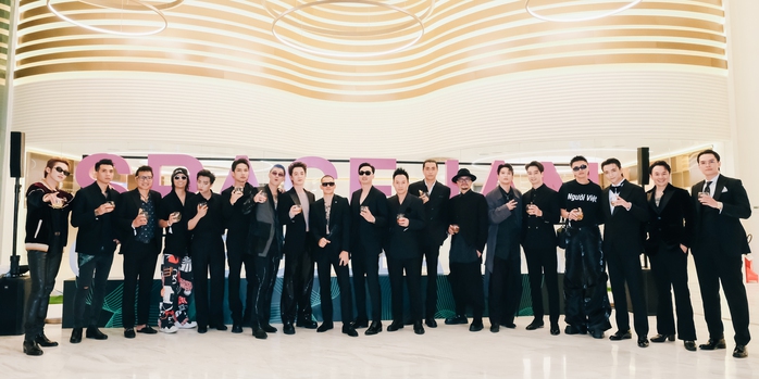 Album lạ của nhạc Việt: 40 nghệ sĩ, sáng tác trong 48 giờ
- Ảnh 2. Album lạ của nhạc Việt: 40 nghệ sĩ, sáng tác trong 48 giờ
- Ảnh 2.