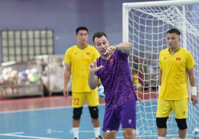 Đánh giá cao futsal Việt Nam, HLV Timor Leste không lo trước trận ra quân- Ảnh 1. Đánh giá cao futsal Việt Nam, HLV Timor Leste không lo trước trận ra quân- Ảnh 1.