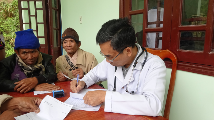 Bác sĩ Nguyễn Huy Thông: Thanh xuân gắn trọn với núi rừng- Ảnh 2. Bác sĩ Nguyễn Huy Thông: Thanh xuân gắn trọn với núi rừng- Ảnh 2.